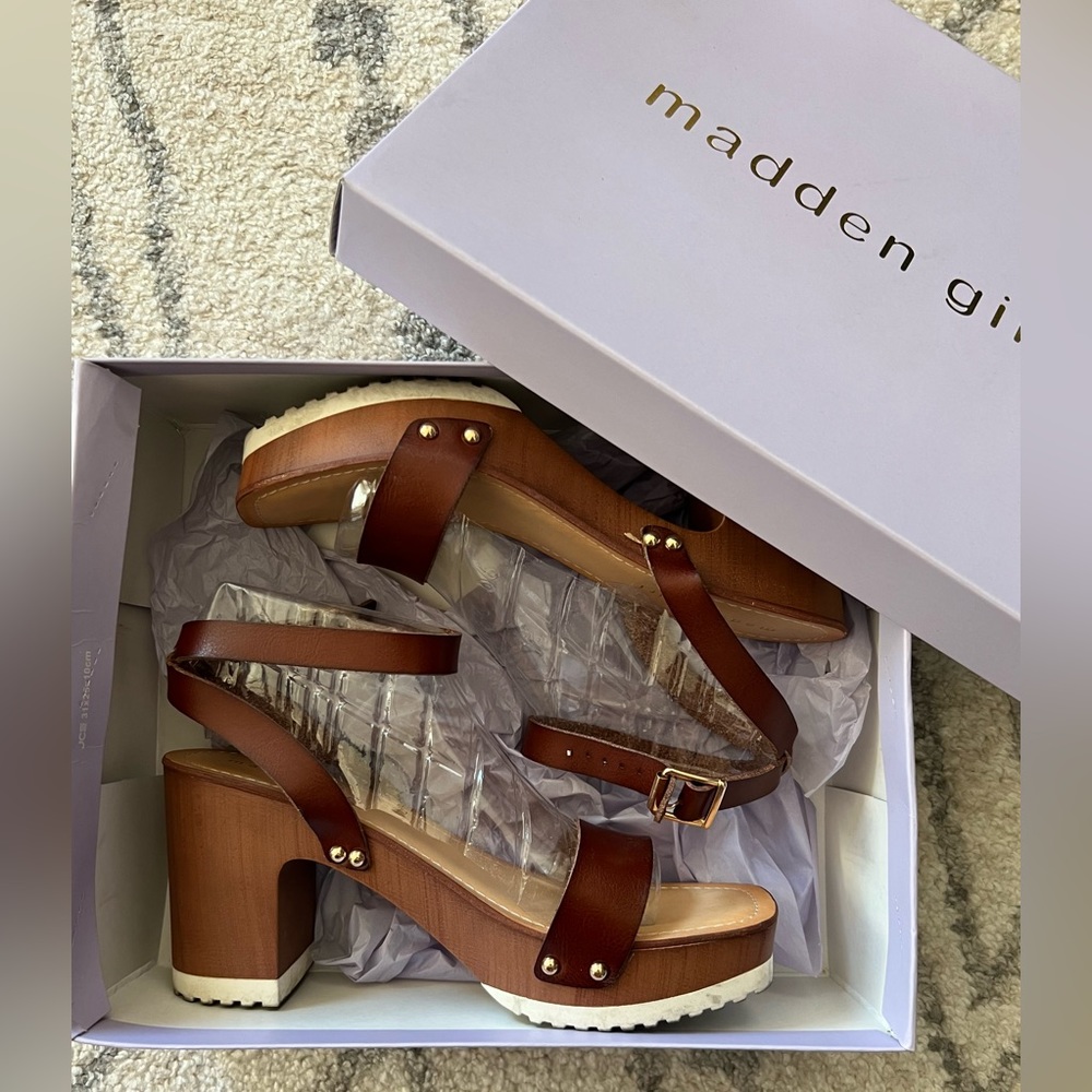 Madden Girl Platform Brown Leather High Heeled Sandals size 9